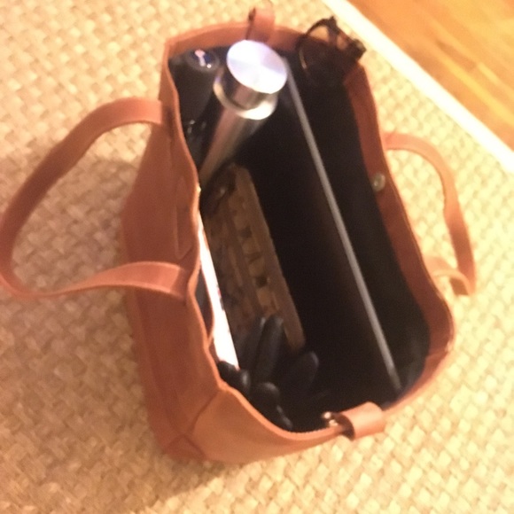 Leather Carry- All tote in Cognac - Picture 8 of 10